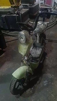 دراجة كهربائية • بطاريات جديدة • شاحن جديد