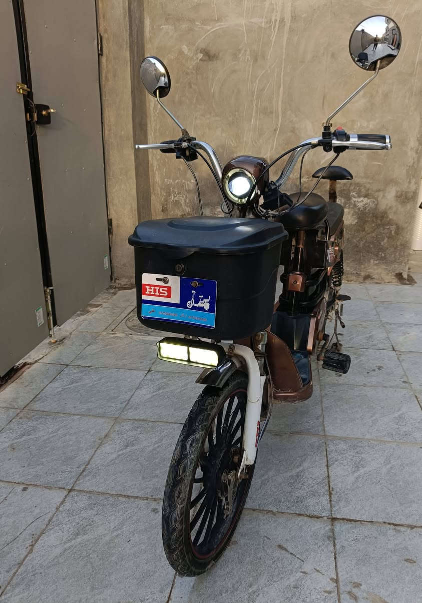 دراجة شحن للبيع
4  بطاريات
بحاله جيده تحتاج بطاريات فقط شغاله وتمشي 
لايتات عالي ناصي 
عداد الكتروني 
شاشة اعطال شغال كله 
السعر 150 الف 
تواصل : 
***********
