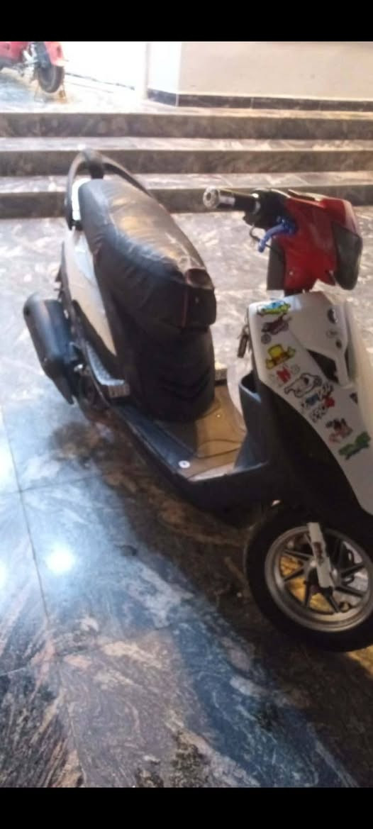 السلام عليكم دراجه ماكس للبيع رمبه مامفتوحه بس مبدل كفرات تجاري (خارجي فقط) الدراجه شلعه ومعدل تشك الكاع مبدل ويلات رياضي مثل الي بالصورة محور باتري 20 Vمو 12 علمود باي وقت نكره الدراجه كلشي ما نقصها وسعرها مناسب راسلني وتاخذها بالسعر الي يعجبك للاستفسار خاص او واتس او اتصال ***********
