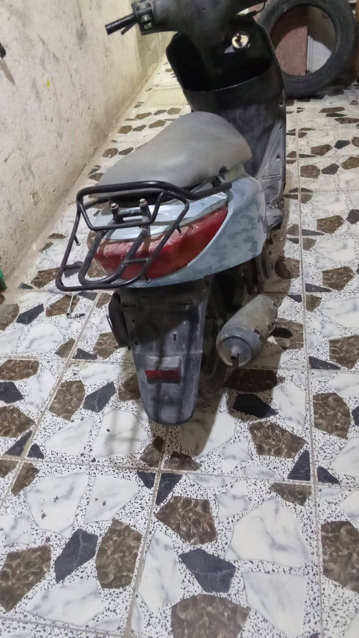 بريز متروكه يرادله تجفيت وكم مابيها مكان بغداد الشعب ***********
