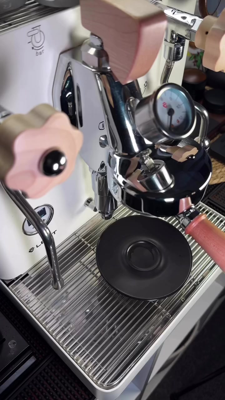 المزاج يبدي لحظة رفع ذراعچ ☕️


**إذا كنت صاحب هذا الإعلان وتريد حذفه لأي سبب، رجاءا أرسل رسالة إلى الدعم الفني**