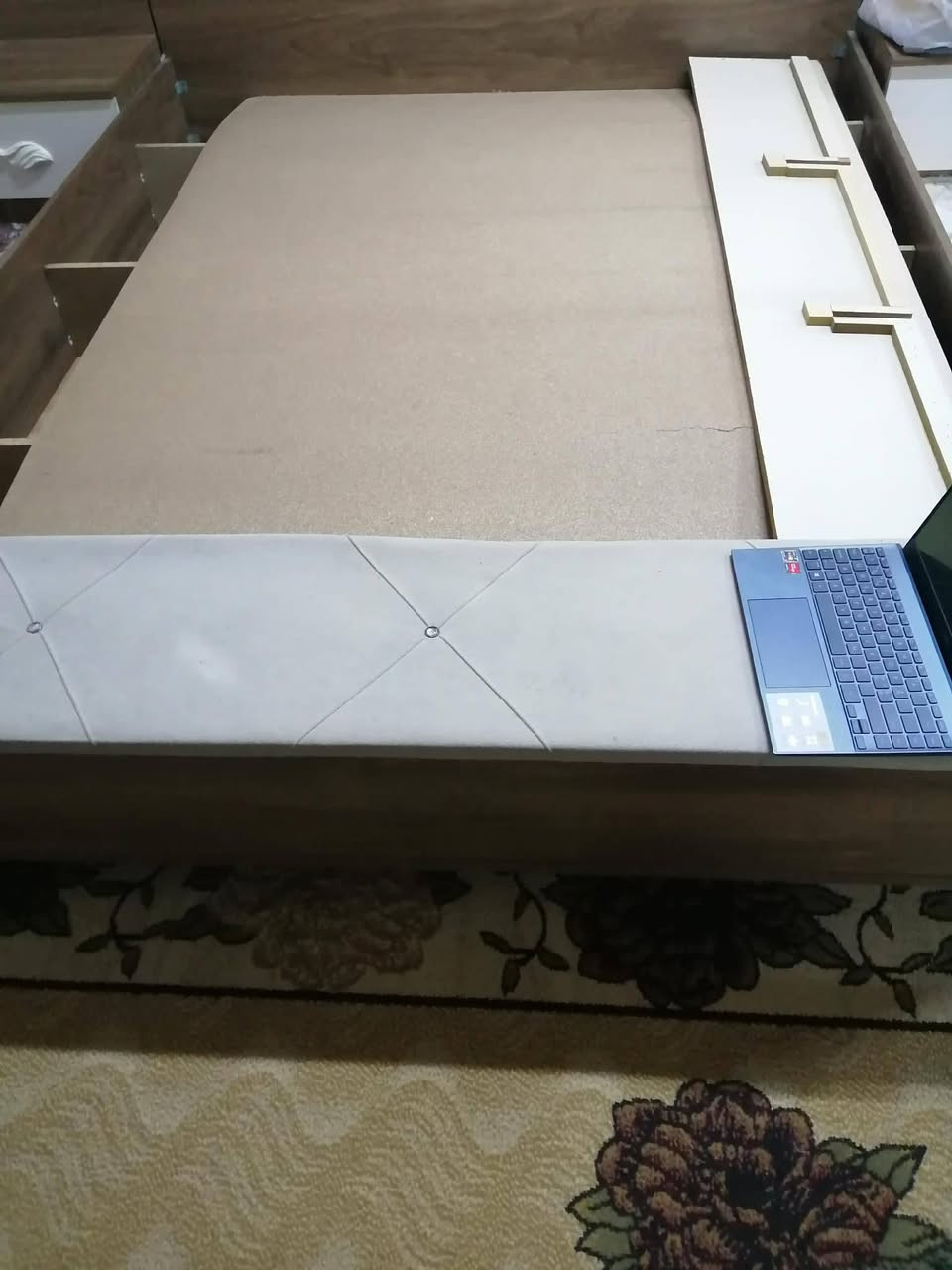 تاقمێکی تازەوجوان
دۆشەکی لەگەڵ نیە 250هەزار
سلێمانی


**إذا كنت صاحب هذا الإعلان وتريد حذفه لأي سبب، رجاءا أرسل رسالة إلى الدعم الفني**