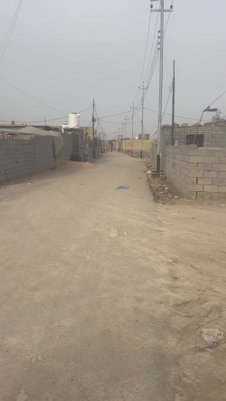 السلام عليكم قطعه زراعي حي جوادين قرب صيطره قطعه مساحه 200مدفونه وجهازه ركن وجه عشارع تبليط ماي كهرباء مجاري ‭0783 180 3794‬
