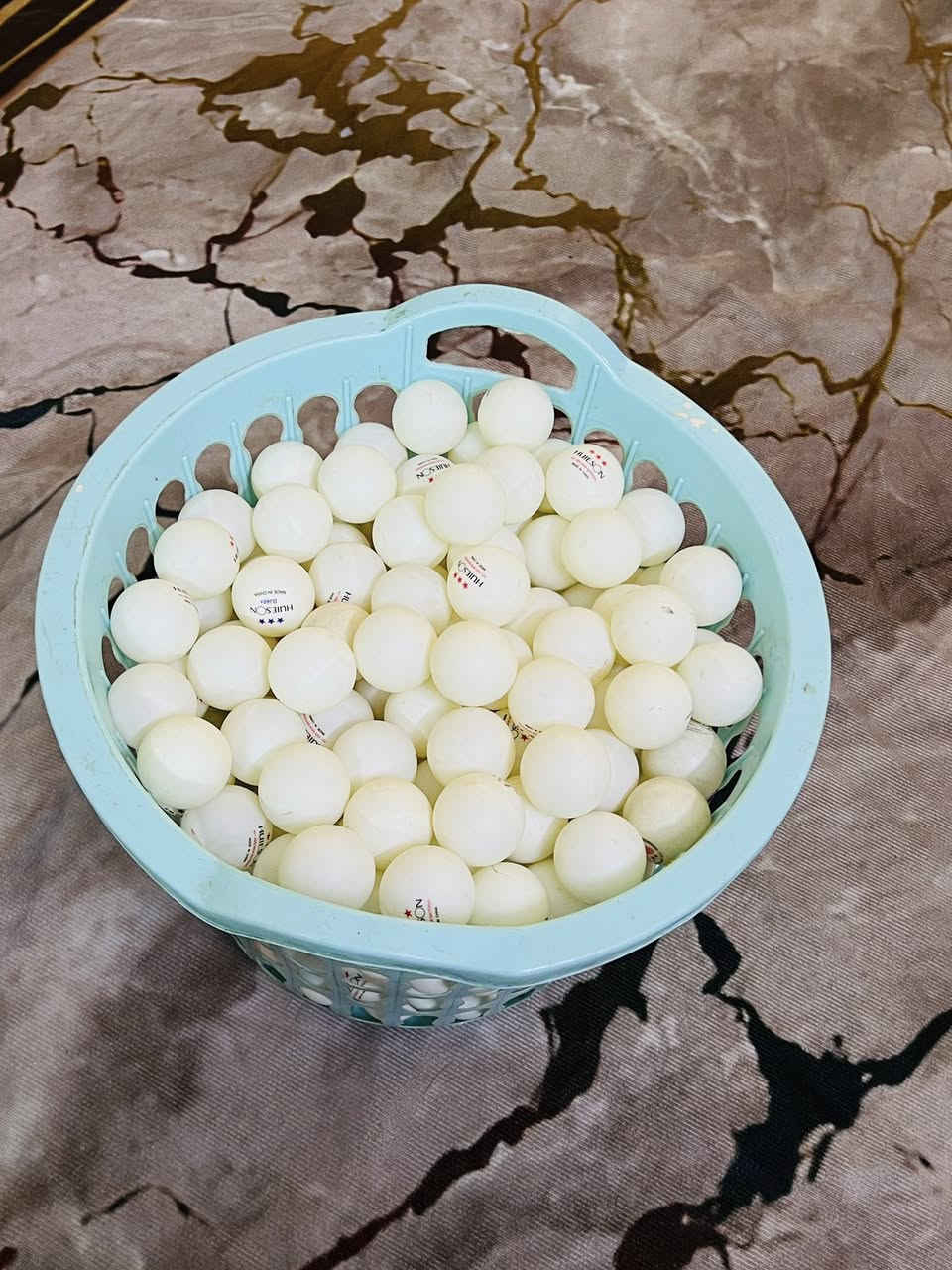 سلام عليكم
منضده نضيفه  
السعر 170 
طوبات العدد 250 
السعر 40 
بغداد مدينه الصدر 
***********
