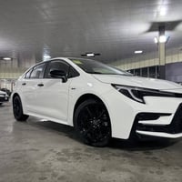 🔹 كورولا 2025 S بلاك إديشن الشكل الأمريكي   • داخلية احمر   •  كرسي كه...