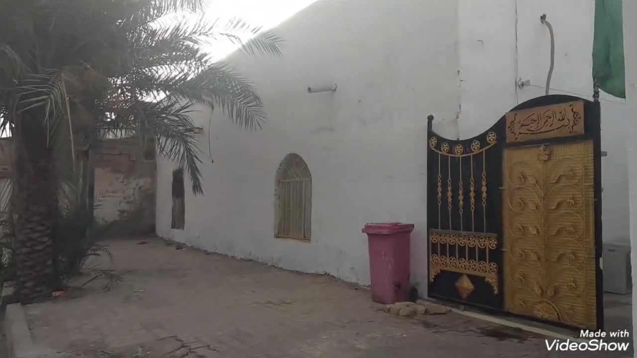 سلام عليكم بيت طابو بحي شهدا بقضا لميمونه بيت نضيف ومرتب يحتوي عله محل جبير ودوانيه وصاله ومطبخ وغرفتين لبيت ركن يصير مساحته 260 بدايت حي شهدا موقعه كلش حلو تفاصيل تصال ***********
