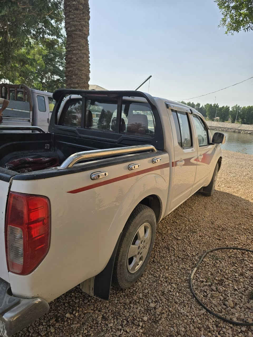 السلام عليكم نيفاره ٢٠٠٩ 
كير عادي سياره جديده خير من الله 
السعر ١٠٠$
لاستفسار ***********
***********
