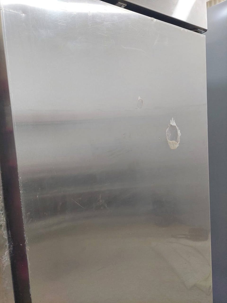 السلام عليكم اخواني
فريز للبيع جديد لوك استخدامه كم مره واضح نظافتع بالصور حتى لايلون عليه ضخم واسع للخزن 

للاستفسار *********** 
عنوان ناصريه مركز
