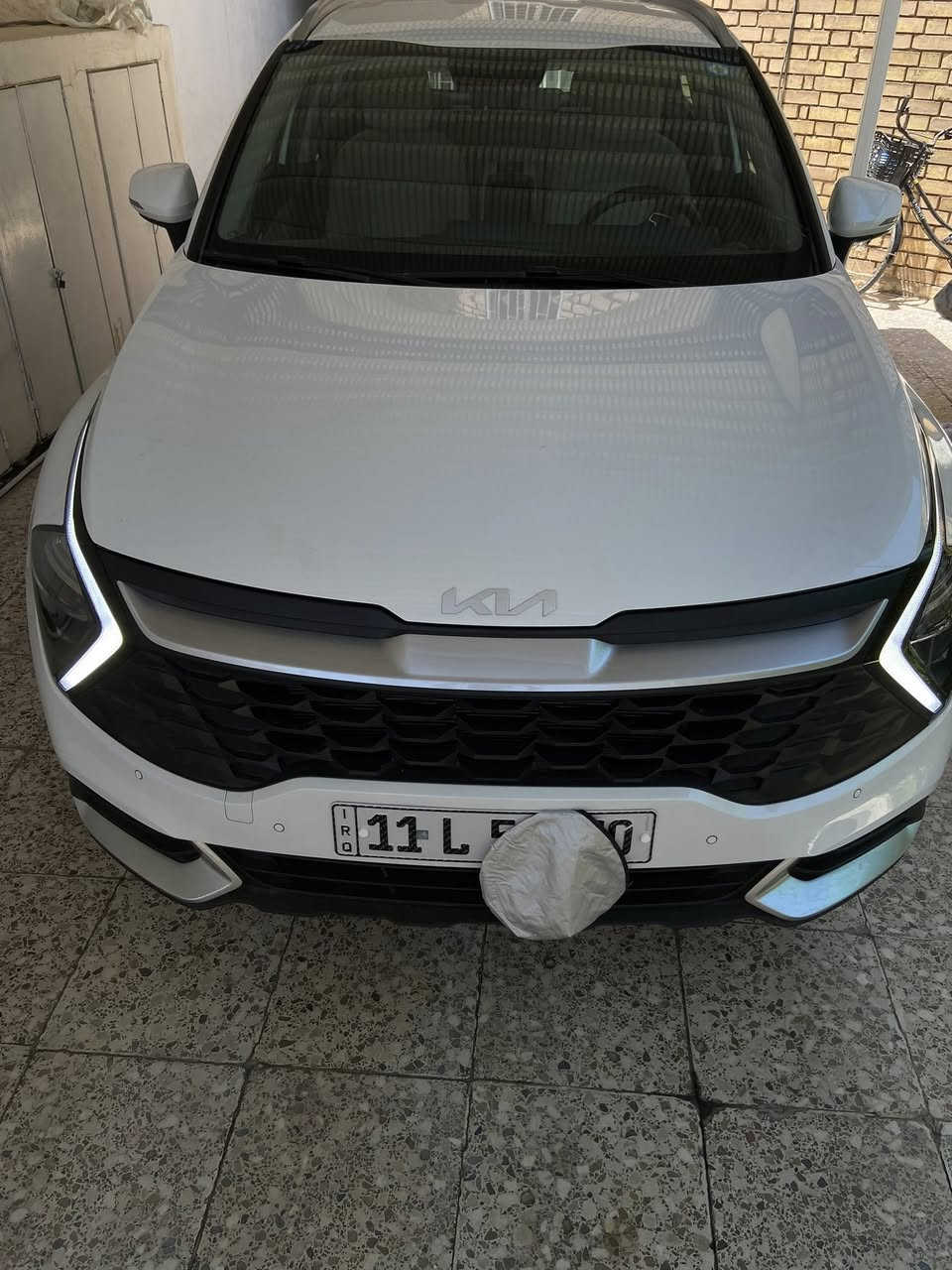 السلام عليكم
كياKIA سبورتج sportage 2024 

فول مواصفات قماره حديد

ملاحظة/ بيها بصمتين

ماشيه 4500 كيلو

المواصفات 

بصمة وتشغيل عن بعد

صندوق كهرباء 

رساله ترحيب عند الاقتراب

مانع انزلاق

مانع انحدار

اوتو هولد

رادارات بالمري الجانبيه

الكراسي الامامي كهرباء

تدفئه المقاعد الاماميه + تدفئه المقود

4 وضعيات قياده (ايكو+ نورمال+ سمارت+سبورت)

الشباك الامامي بيانو بلاك

سستم ايرباكات

حساسات امامي+ خلفي

لايتات زينون+LED زنون

كشافات

بك لايت LED

ويل كب 19

4 دسكات

اريل نفكتير

دشبول شاشه

شاشه ابل كار بلي

كاميره دواره

المقاعد مخمل لون بيج

مثبت سرعه

المودات والاومر الصوتيه

شفات مقود

قطعتين تبريد(امامي+خلفي)

هاند بريك بصمه

ABS

برده خلفيه

تبريد شاشه

ملحقاتها البقيه موجوده.

رقمها بغداد جديد (11)

المكان بغداد

بأسمي تحويل ثاني يوم

السعر 260 ورقه وبيها مجال 

والي يكلي ارخص بالعافيه 

للاستفسار 

***********
