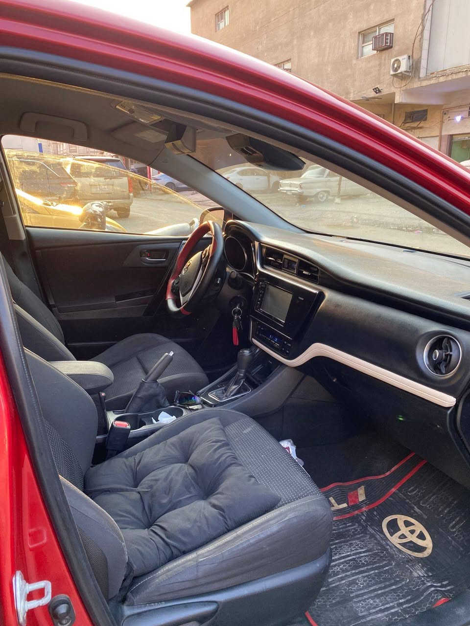 تيوتا كورولا im موديل 2017 محرك 1800
لمواصفات
1- كامرة امامية )
2- كاميرا خلفية
ا• sport&eco أنظمة قيادة -3
4- شاشة ®
5- تحديد مسار
皋
6- مثبت سرعه
7- رادار امامي
8- لايت ليد
9- لايت زينون
حادث
جاملغ وبنيد
للاتصال 
*********** & ***********
