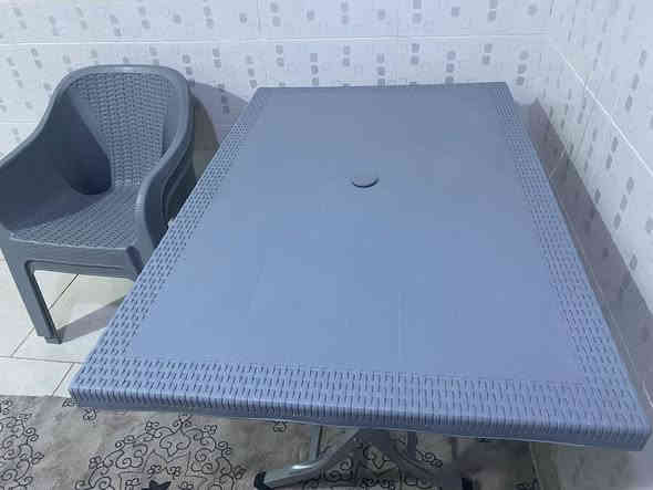 السلام عليكم أغراض للبيع غلايه هوائيه جديده بالكارتون مستعمله اوتي خلاط كهربائي جديد بالكارتون كنتور جديد وجرابي جديده عدد ٣  ودواشك جديده عدد ٣ كامنتر جديد ثلاجه ماركه كلش زينه وطباخ جديد وطبلات وميز طعام جديد مع ٣ كراسي قنينه غاز دواشك عدد٢ بردات اكو بعض أدوات المطبخ هديه للمشتري 
للستفسار على هذا الرقم ***********
