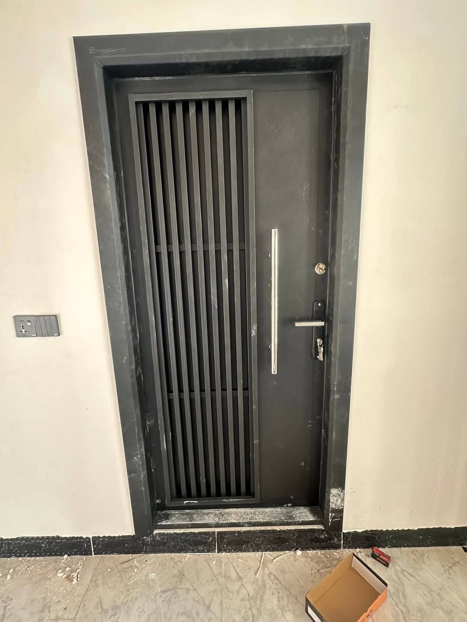 حدادة نوارس الصباح
 لعمل كافة الأعمال الحديدية 
أبواب شبابيك محجرات سقائف قمريات كرفانات 
أحدث الديكورات الهندسية والنقوش الجاهزة CNC
بلازما بأيدي ماهر وأسعار مناسبة
/العنوان /
الموصل /كوكجلي
***********  ***********
***********
