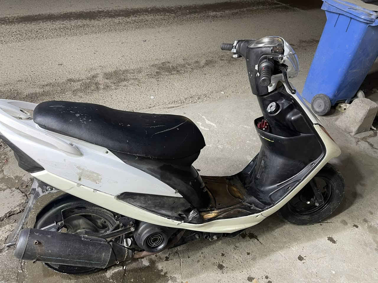 السلام عليكم للبيع ماكس عدله بوشه بلاديه ٤٩ كفرات وسوادات ختم واحد نكره سلفه شرط شلعه ومعدل مكينه مكفوله من تبخير وصوت الدراجه كلهه بلاديه دشبول رياضي مكاني بغداد الاعظميه عارضهه ب ٦٢٥ وبيهه مجال بسيط 
للاتصال ***********
