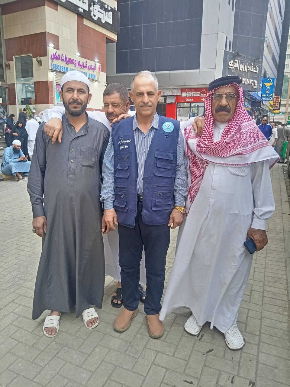 الحمد لله رب العالمين. بعد أن وفقنا الله ورزقنا الله عمرة شهر رجب غادر معتمري شركتنا الديار المقدسه متوجهين إلى أرض الوطن نسأل الله قبول طاعتهم وعمرتهم وسلامه الوصول لهم
1/12/2026
مستمرين باستلام جوازات رحلة البر والطيران لعمرة شهر شعبان التي تصادف مع العطله الربيعيه لنصف السنه
***********
*********** 

خادم ضيوف الرحمان لهذه الرحله ابو علي الشجيري
