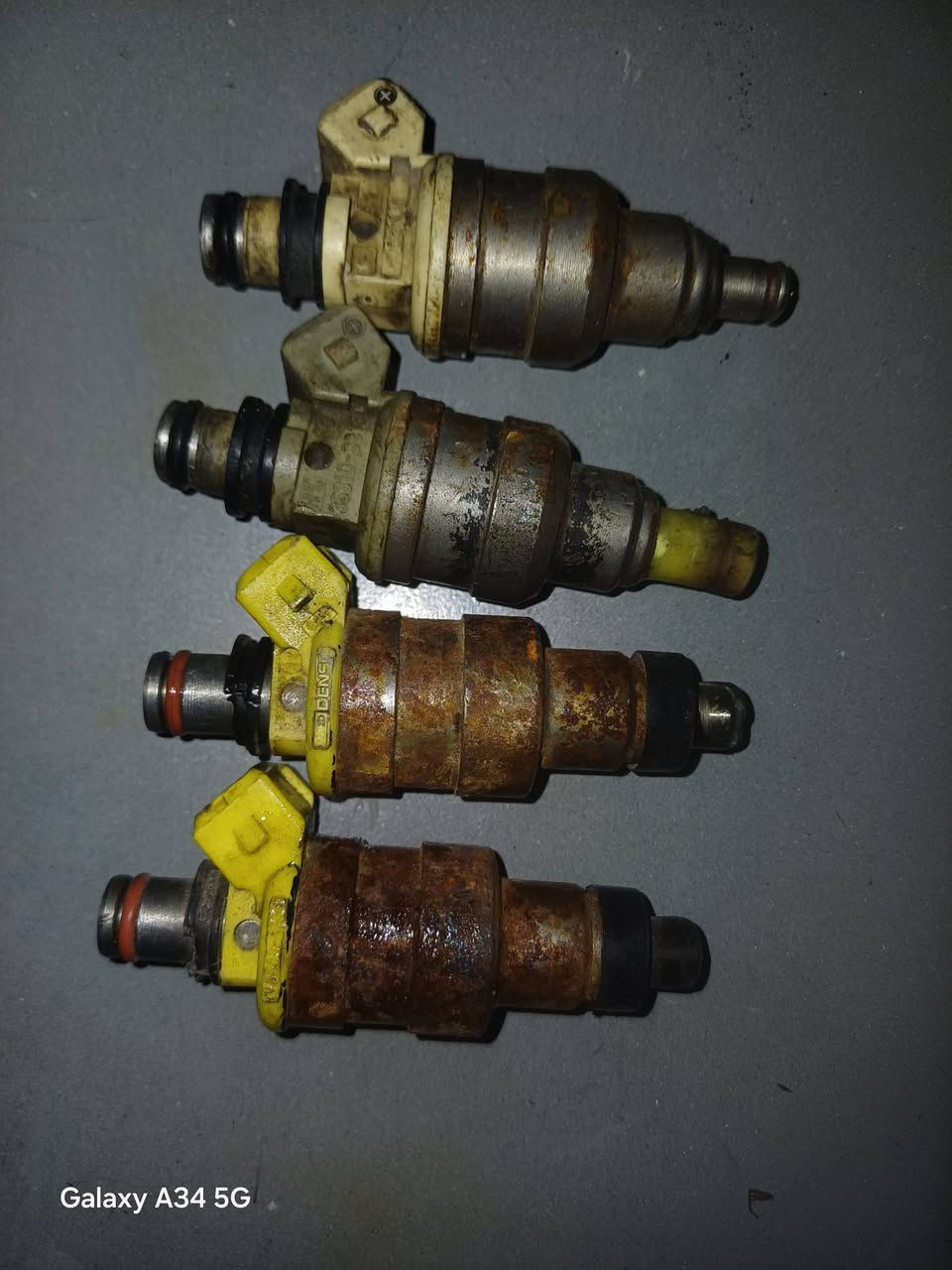 اغراض مازدا 626  8 بخ
نوزلات  50 الف 
اريفلو 30 الف 
كابريتر  40 الف 
ظفيرة داخلية 75 الف 

واتساب 
***********
