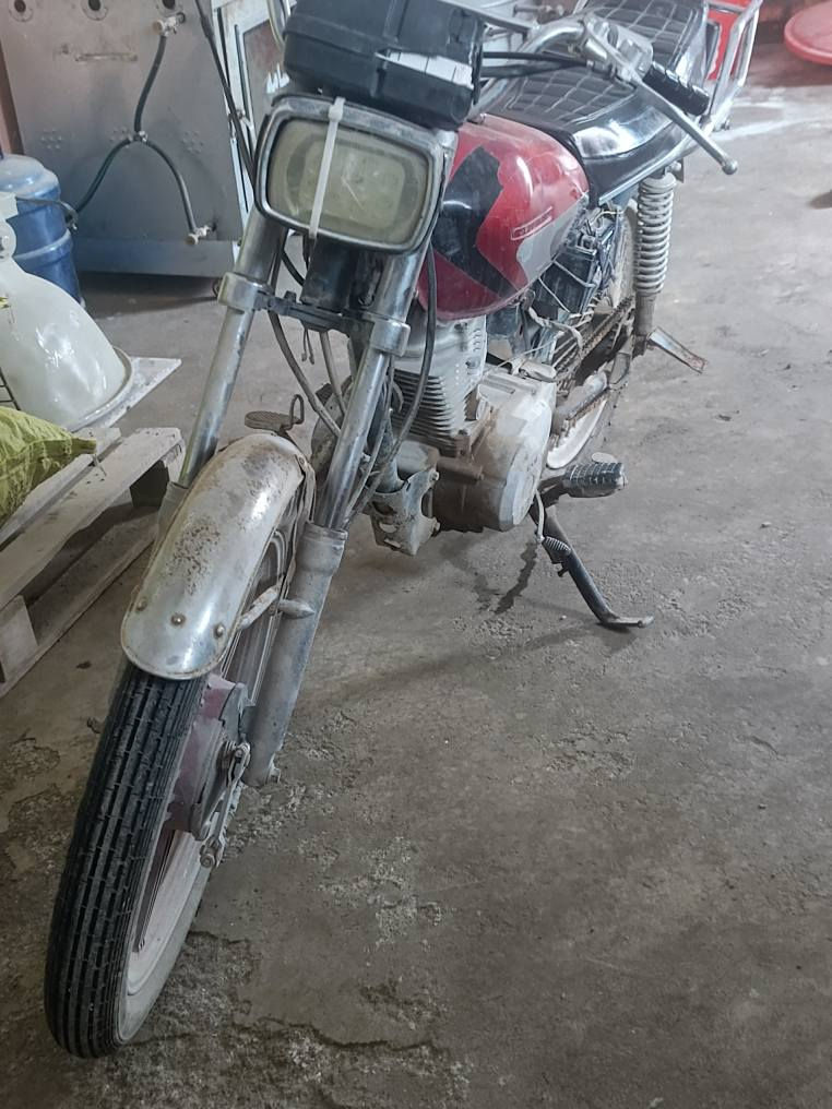 السلام عليكم ماطور ايراني 4كير موديل 2011تخم تاير محرك مكفول للستفسار الاتصال ع الرقم ***********
