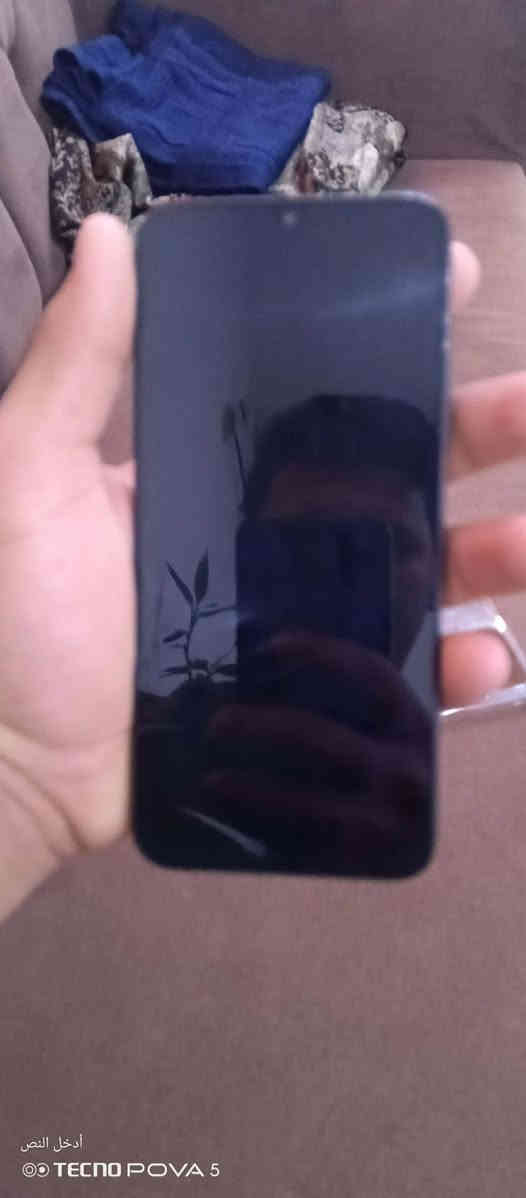 السلام عليكم عندي موبايل للبيع جهاز نضيف شخط مابي اسم جهاز ريدمي سي 15 شراي خابرني رقم ***********
