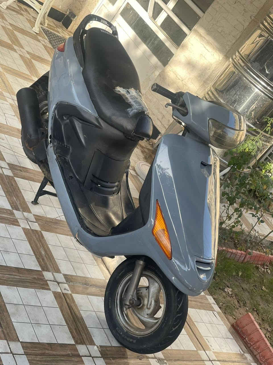 السلام عليكم دراجه للبيع نضيفه مكينه ناعمه كهربائيات شغاله السعر 325 مكاني حله حي الجزائر ***********‬‏
