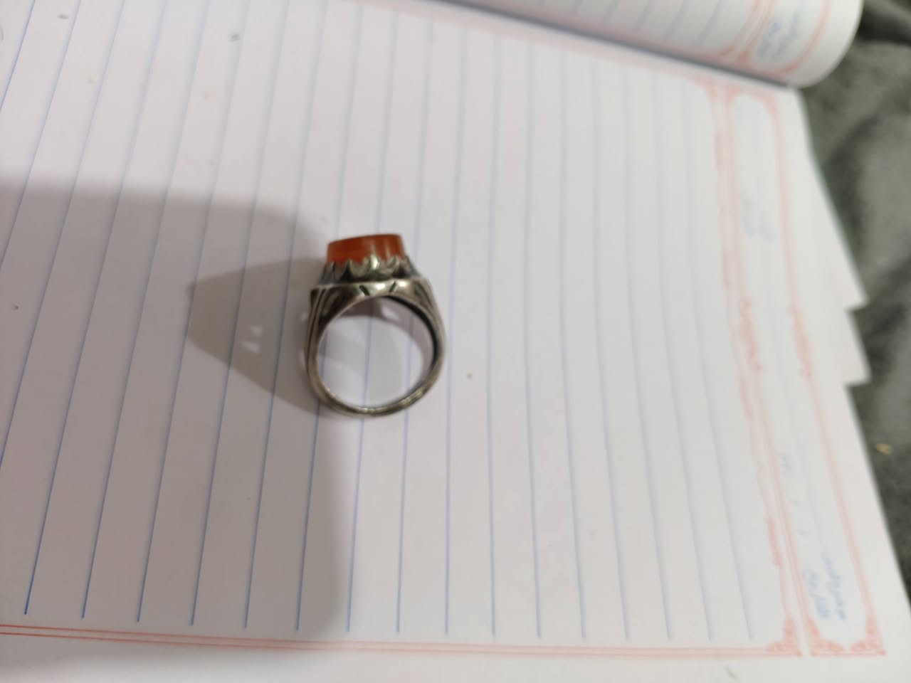 ابيع شلع قطعة وحدة ما ابيع
السعر 200 العنوان بغداد منطقة حي البساتين المدخل الأول 
***********
