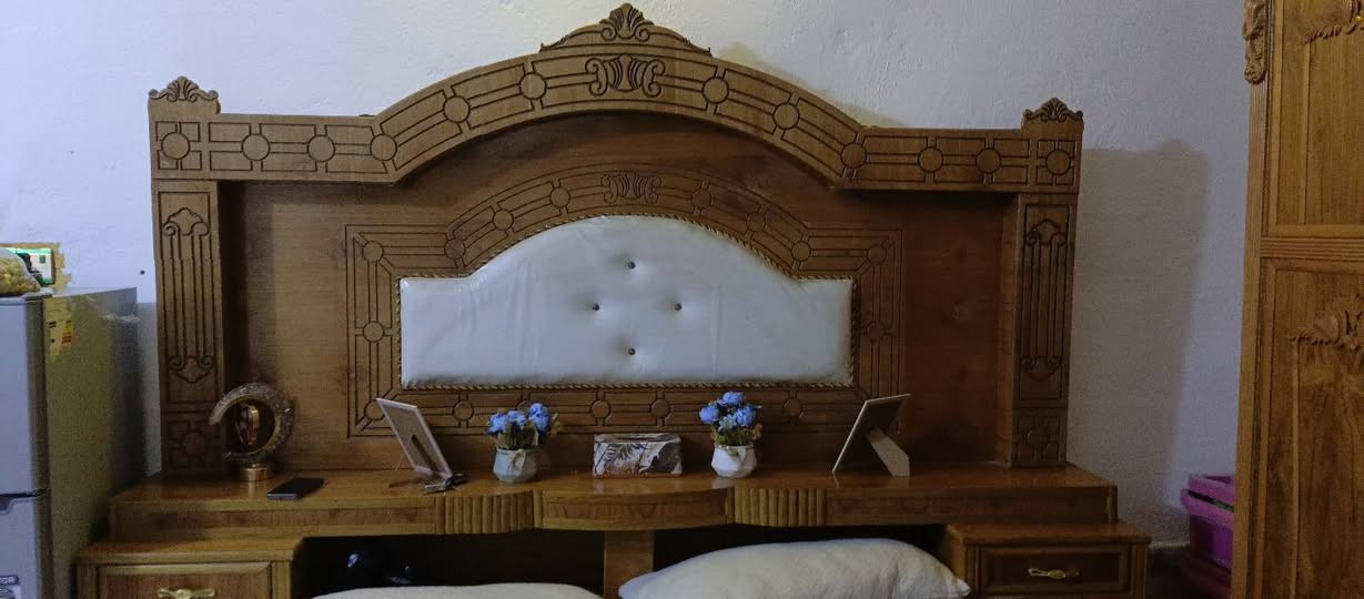 غرفة ام خمسه صارله شهر مستعمله للبيع قفل ٩٠٠***********
