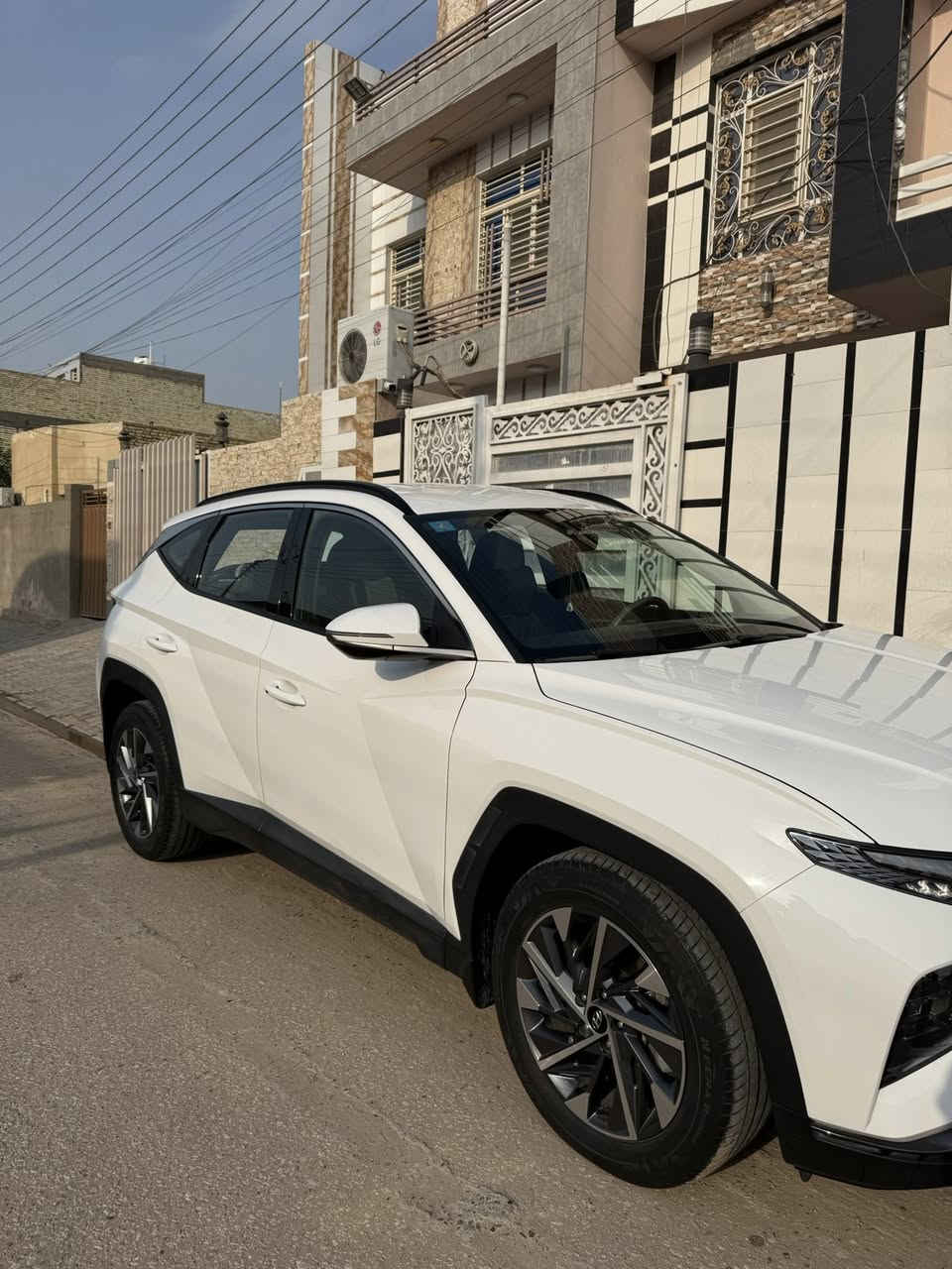 توكسان خليجي  موديل ٢٤فول مواصفات
(ماشيه ١٩الف)سياره فول مواصفات عده بنراما 

رقم بغداد كراسي كهرباء

مري شفط كراسي مغلفه جلد قماش ب١٦٠الف

بيها رصعه مذكوره بلصوره 

بلعافيه على الياخذه السياره كلش حلوه 

السعر /235

لتواصل على الرقم ***********
