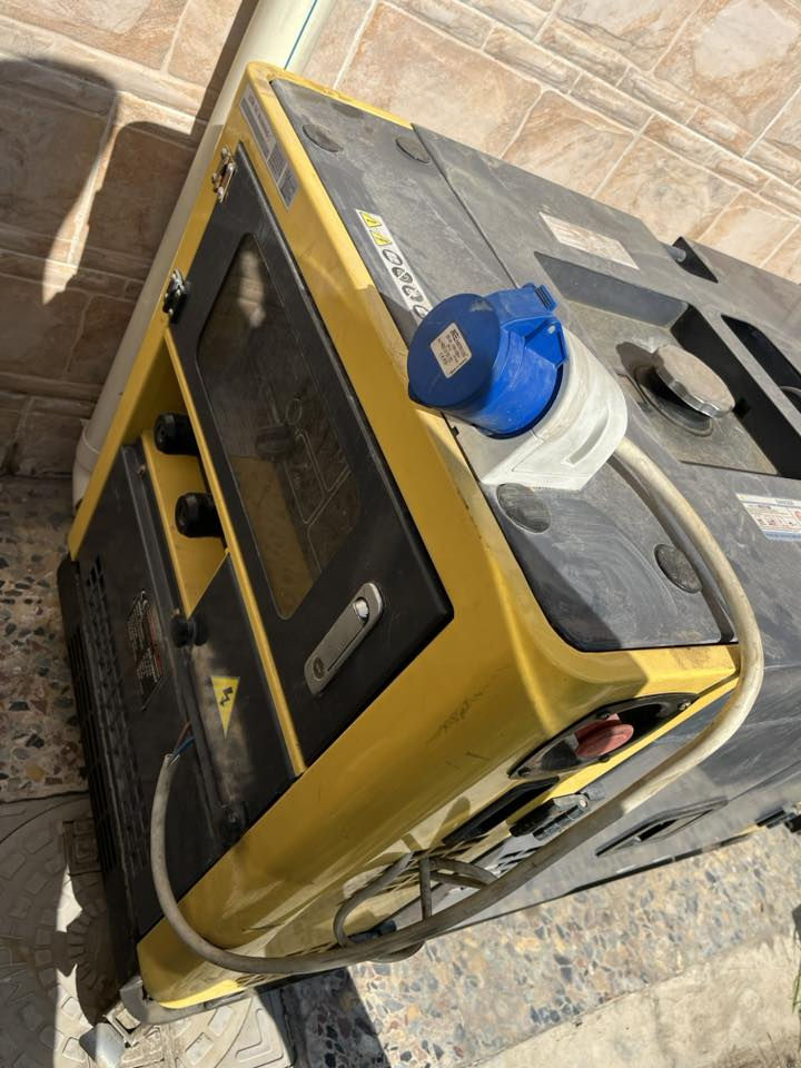 مولده كيبور صيني 10 كيفي ٢ بستم راديتر مي سنكل فيز مستعمل نظيف السعر ٢٨٠٠ عراقي 
للمزيد من المعلومات الاتصال على ***********
