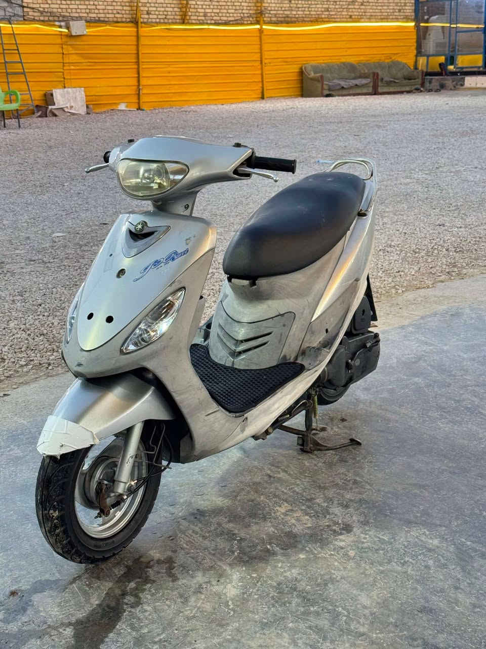 للبيع ماكس منغولي
صارلها اقل اشهر من نزلت من الحاويه 
برغي واحد مامفتوح بيها كامله من طول لطول
سعر ٨٥٠ وبيها مجال قليل حك جيه


**إذا كنت صاحب هذا الإعلان وتريد حذفه لأي سبب، رجاءا أرسل رسالة إلى الدعم الفني**