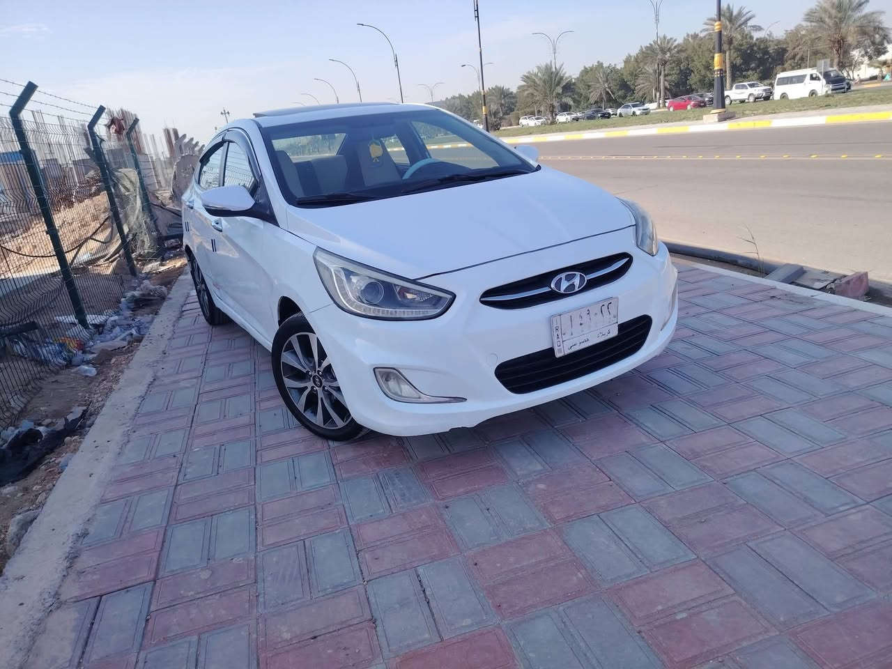 السلام عليكم سياره نوع اكسنت  خليجي موديل 2016 فول موصفات واحد على واحد فتحت سقف شاير مري  حساسات كامره دواره كفاله عامه بس باب  رش كلير والباقي كفاله كير مكينه حداديه تبريد كفاله السعر 103وبيها مجال حك الجيه العنوان كربلاء رقم الهاتف***********
