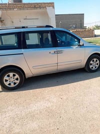 سيدونه 2008 للبيع سيارة جاهزة من كلشي السعر 125 وبيها مجال بسيط  رقم 0...