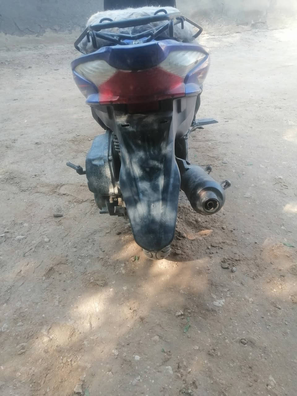 للبيع سكنز ٢٠ عوزه بس شغاله نكرت سلف عوزه بس كابريتر سعر 100 بلاش تصل وبيك خير وتدلل ***********
