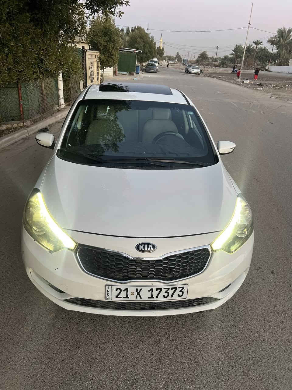 السلام عليكم
كيا سيراتو وارد خليجي 
موديل 2015 
مكفوله كفاله عامه من التبديل والصبغ 
فقط بارد كلش بسيط ع مقدار أربع اصابع
رقم اربيل رقم وسنويه وهزه كله جديد 
السياره باسمي تريد تحويل او وكاله 
محرك 1600 دوش شرط بدون فتح 
محرك كير كفاله شرط بدون فتح 
مواصفات فول الفول عدا البصمه
فتحه سقف 
شاشة كبيره 
كامره دواره 
تبريد قطعتين
شاشه اعطال 
شفتات بلستيرن 
تحكمات أربع جهات 
ويل كب 17 كروم بلادي
اشاير بلمري 
حساس امامي+خلفي 
لد امامي +خلفي
السياره كلش جديده استعمال شخصي 
السعر 128 $ 
للاستفسار *********** 
مكاني بغداد الكرخ حي الجهاد
