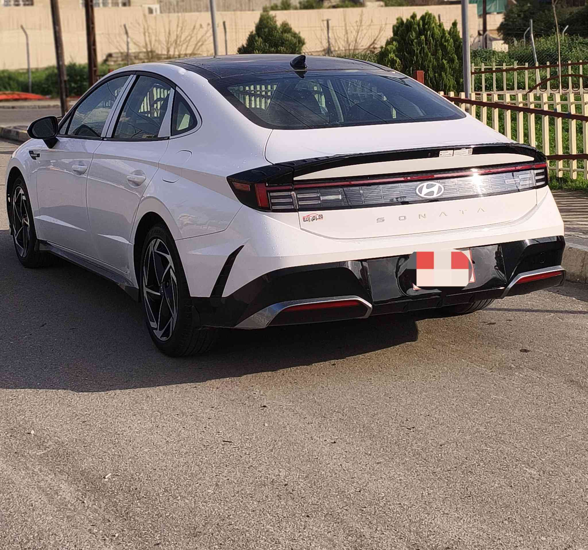 بسم الله الرحمن الرحيم
🚘 هيونداي سوناتا 2025 

رقم.  كاتي بدون رقم 

 ماشية 300 مايل يعني صفر 

محرك 2.5L المرغوب بدون توربو 

✨ المواصفات فول 

 بصمة ( ابواب + صندوق ) 

 🟥الون (ابيظى ثلاجي)

🟥 تشغيل عن بعد 

🟥 شاشة جبيرة ( كار بلي + اندرويد )

🟥 واير ليس شحن 

🟥مثبت سرعة 

🟥قيادة ذاتية 

🟥تحديد مسار 

🟥 رادار امامي 

🟥رادار جانبي 

🟥رادار خلفي 

🟥كامرا دوارة ١٨٠

🟥مثبت ستيرن 

🟥سايد بريك بصمة 

🟥مودات قيادة ( نورمال - سبورت - سبورت بلاص - كوستم)

🟥 بانوراما 

🟥تبريد بيانو 

🟥 سياره بدون صبغ بدون بارد كلين كلين كلين بشرط 

🟥 تكلفت الرقم 12 ورق 

🟥كيجات  (حماوة الدهن -)

🟥كيجات دجتال تتغير ويا كل مود مثل ماموضح بالصورة

🟥كير دكمً ٨ سرعات + شفتات ستيم اقوى انظمة سماعات

🟥جامات اوتو

🟥اوتو هولد

🟥كشنات تتدف

🟥محرك 2500 بدون توربو 

🟥لدات امامي خلفي 

🟥وبعد هواي مواصفات بيهه/: ســعر235 بيه. مجال بصيط *********** الله يرزق الجميع ان شاء الله مكاني موصل رقم الشاصي بامنشور
