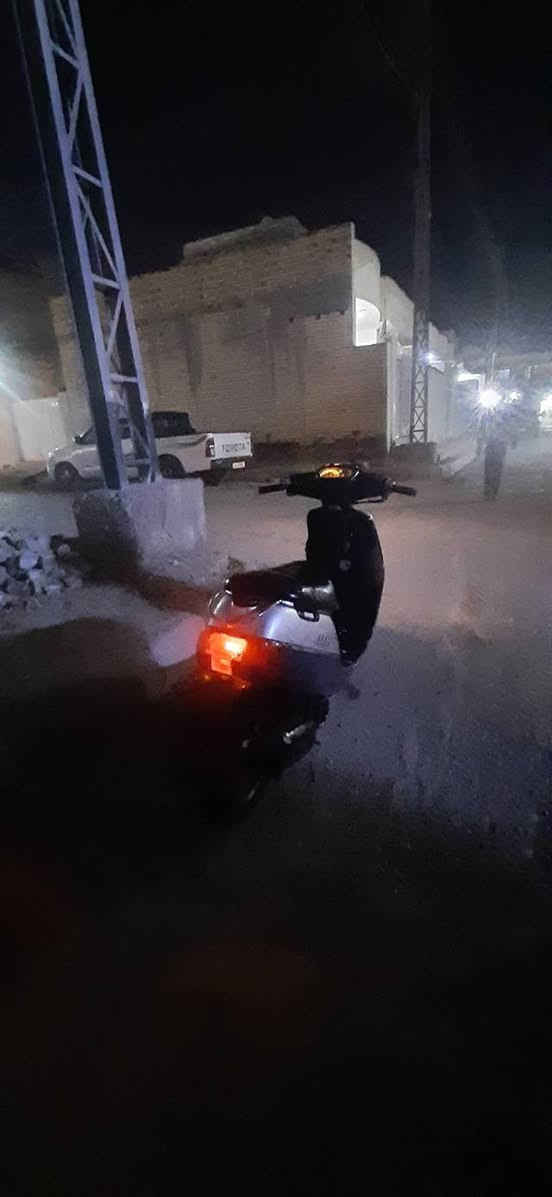 دراجه yamaha بطه للبيع او مراوس
للبيع او مراوس ب ايراني بدون اوراق الدراجه خير من الله نضيفه وناعمه ما مفتوحه كهربائيات شغاله من الطول للطول شغاله سلف وما متعبهه من البيت للمدرسه السعر ٤٠٠ وبيهه مجال او مراوس بإيراني بدون اوراق مكاني حي الغدير يم فلكة القاضي 
رقمي موجود واتساب  ***********
