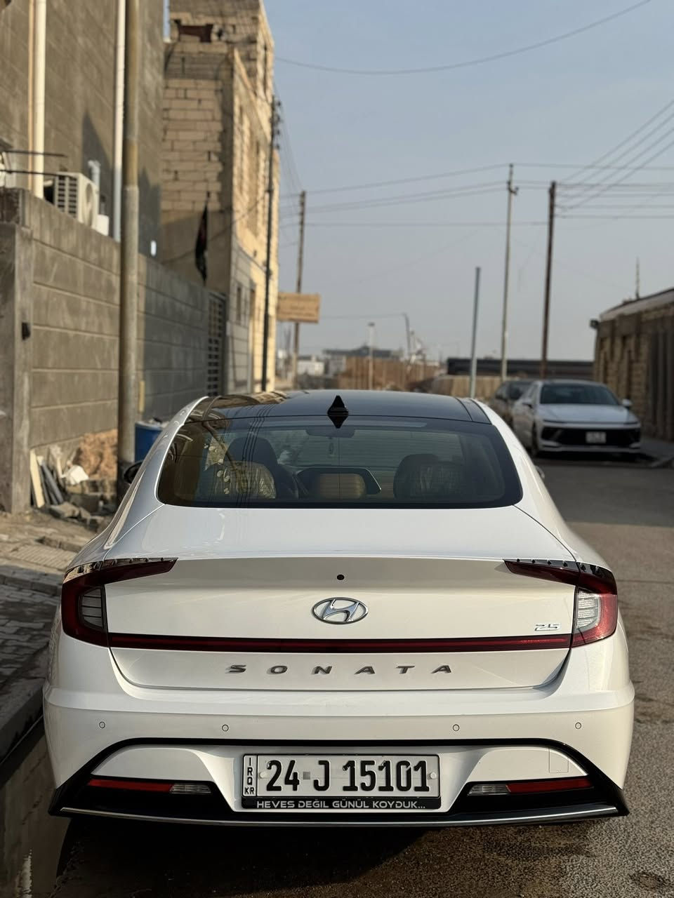 السلام عليكم 
سوناتا 2023 خليجي اصل ( كتابه عربي ) 
ماشيه 53  km
فول مواصفات 
بانوراما  
بردات خلفيه 
حساس مطر 
سايد بريك بصمه
صندوق ذكي 
ترحيب عند الاقتراب 
كامرا خلفيه
شاحن وايرلس 
دواخل عسلي 
تشغيل عن بعد 
شاشه كار بلي
شاشه تبريد
مري شفط 
5 انظمه قياده 
( Normal, Eco,Sport,Smart,Custom)
ويل 18
مكينه ٢٥٠٠  Mpi
حساسات خلفيه واماميه
تخم تايرات قبل كم يوم وشرط ياباني اصلي 
السبير المقدس ( ما نازل )
بيه كارت كد صبع بالبنيد وبارد كد شبر  فقط   بدون ضربه بدون تعديل بدون تبديل 
السياره استخدام شخصي وبالبيت مضمومه 😁
سياره على وضع الشركه ومي الشركه بيها
السياره رقم شمالي دهوك راعيه ب بغداد وسنويه ل 2028
مكاني بصره / قضاء المدينه 
السعر ٢١٠ وبيه مجال 
***********    محمد
