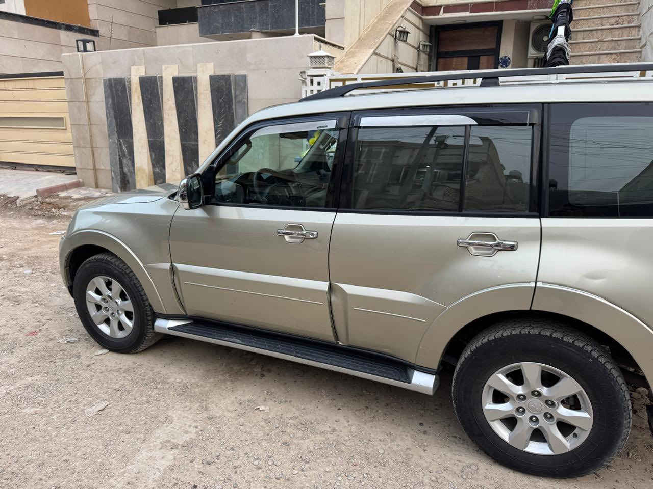 السلام عليكم باجيرو 2018 خليجي
بيها قطعتين جراد فقط الباقي كفاله من كلشي 
مكان السياره بغداد سعر 168   ***********
