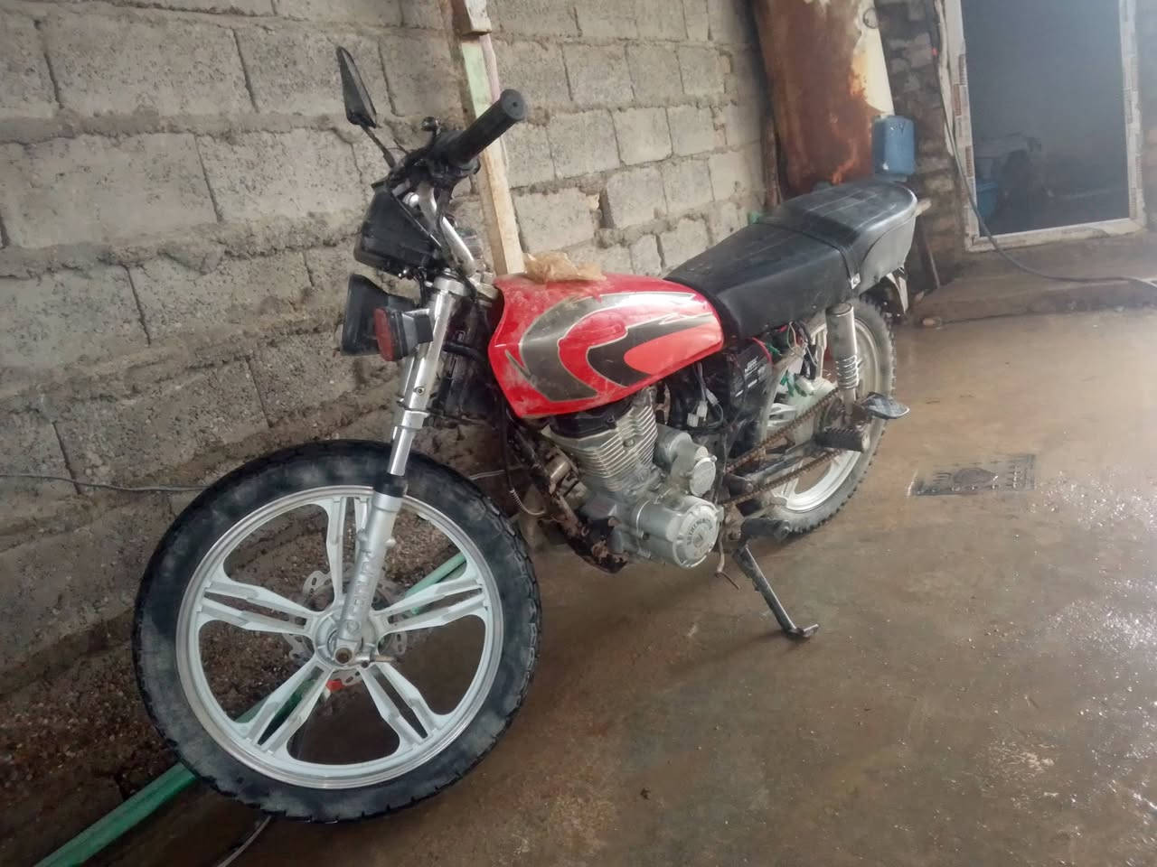 السلام عليكم دراجه ايراني 5 جير رايدها ب 225 مكاني بغداد دراجه تشتغل امانه الله ورسوله


**إذا كنت صاحب هذا الإعلان وتريد حذفه لأي سبب، رجاءا أرسل رسالة إلى الدعم الفني**