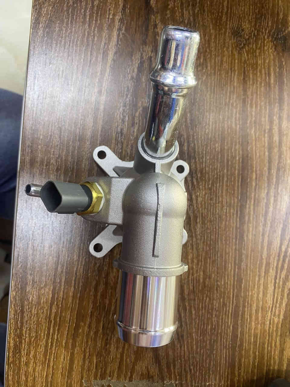 يتوفر  لدينا  

كوع  c200
 
يتوفر  ايضاً كافة قطع غيار السيارات الامريكية 

يوجد توصيل كافة محافظات العراق 

***********
***********
***********
***********
