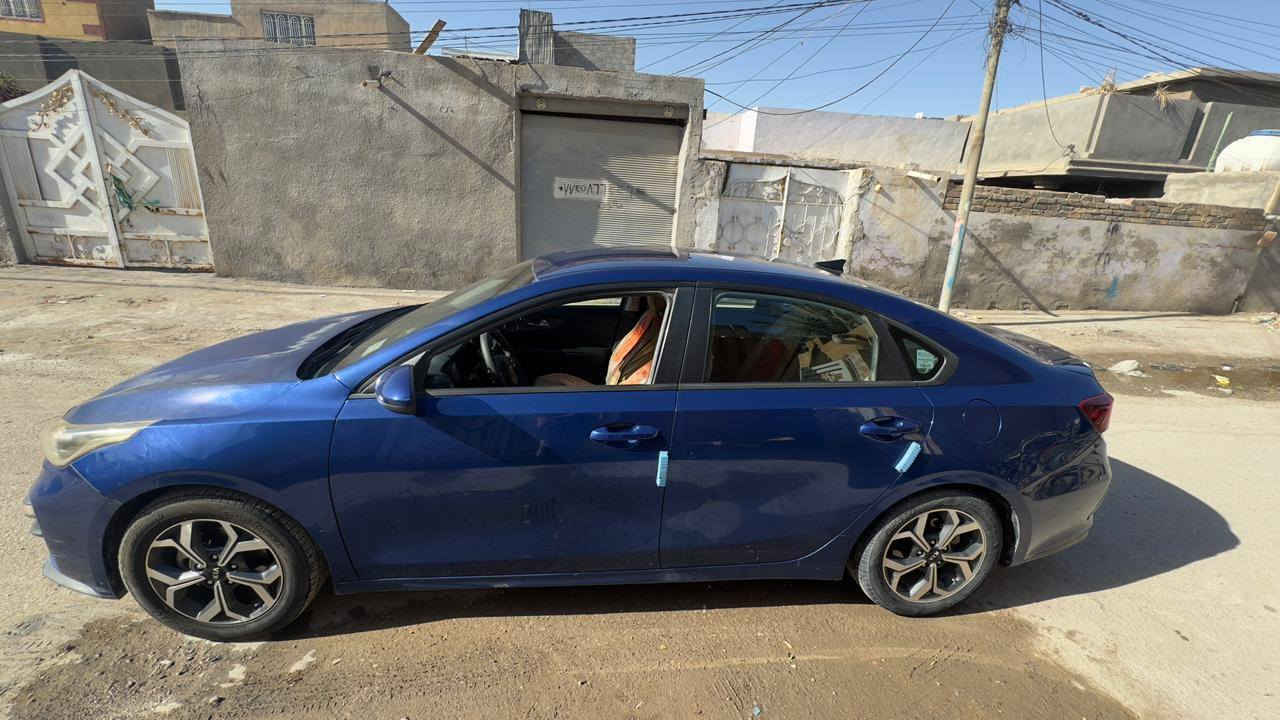 السلام عليكم
كيا فورتي للبيع موديل 2019 
حادث مثل ما مبين بلصور 
السونار واضح 
السياره حاليا جاهزه ماناقصها اي شي 
مكينه هستوني منزلها جديده 
السعر 120 وبيها مجال بسيط جدا 
مكان السياره بغداد الدوره شارع المصافي 
***********
