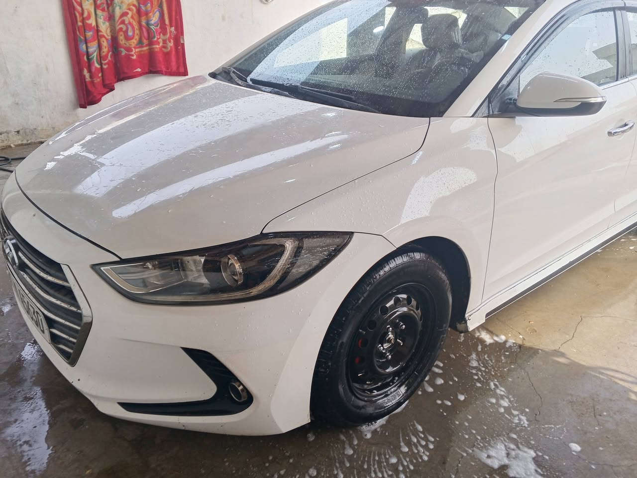 السلام عليكم النترا 2017خليجي باسمي فول مواصفات ما عده البصمه  سياره جاهزه من ايدك للشارع أحله من الصور صدر تخم تأير جديد عله وضع الشركه محرك 2000 هذا رقم الهاتف ***********
