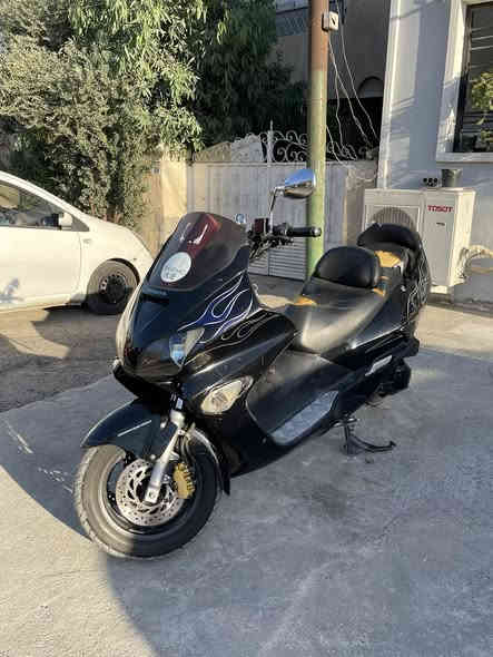 السلام عليكم شبابنه الطيبة فورزا 06 دراجة خير من الله كفالة عامة مكينه بلجيس ماشية 23 الف حقيقي تخم تايرات جدد دراجة مال جناي برغي واحد ممفتوح بيها صالنصه رياضي بلادي وبيها كاتم صوتها حلو وناعم 
دراجة صارلها شهر وشويه نازله رمبه 
دراجة تجي تفحص وتقتنع وماقصر وياك بسعر 
مكانها بغداد حي تونس
***********
