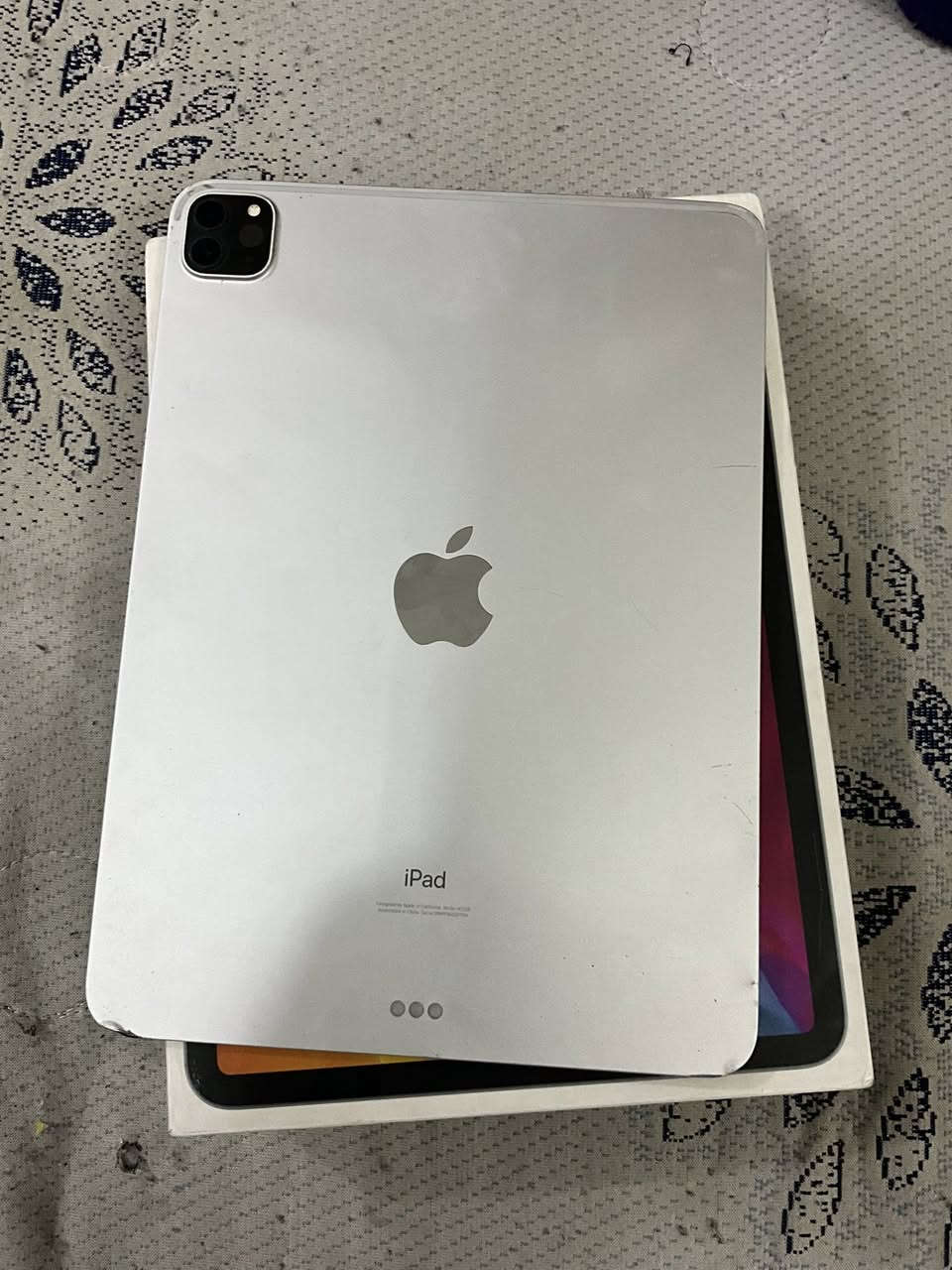 سلام عليكم ايباد برو الجيل الثاني ذاكره ١٢٨ بطاريه ٨٤ بي ضربه فقط بالشاصي الجهاز فول ببجي شرط تاخذه فحص حاسبه ومن البيت ويا كارتونه 
مكاني بغداد العبيدي او فلكه حي نصر السعر ٣٧٥
***********
