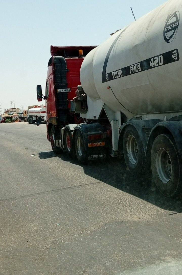 السلام وعليكم فالفو شخاطه للبيع موديل 2000/تخم تاير تدفئه تبريد مكينه جديده سنويه جديده مربوطه سايلو
يحمل 43ونص//  تفريغ نص ساعه 
تاروسه 4بستم ام الطير/السعر250$
الاستفسار/***********

