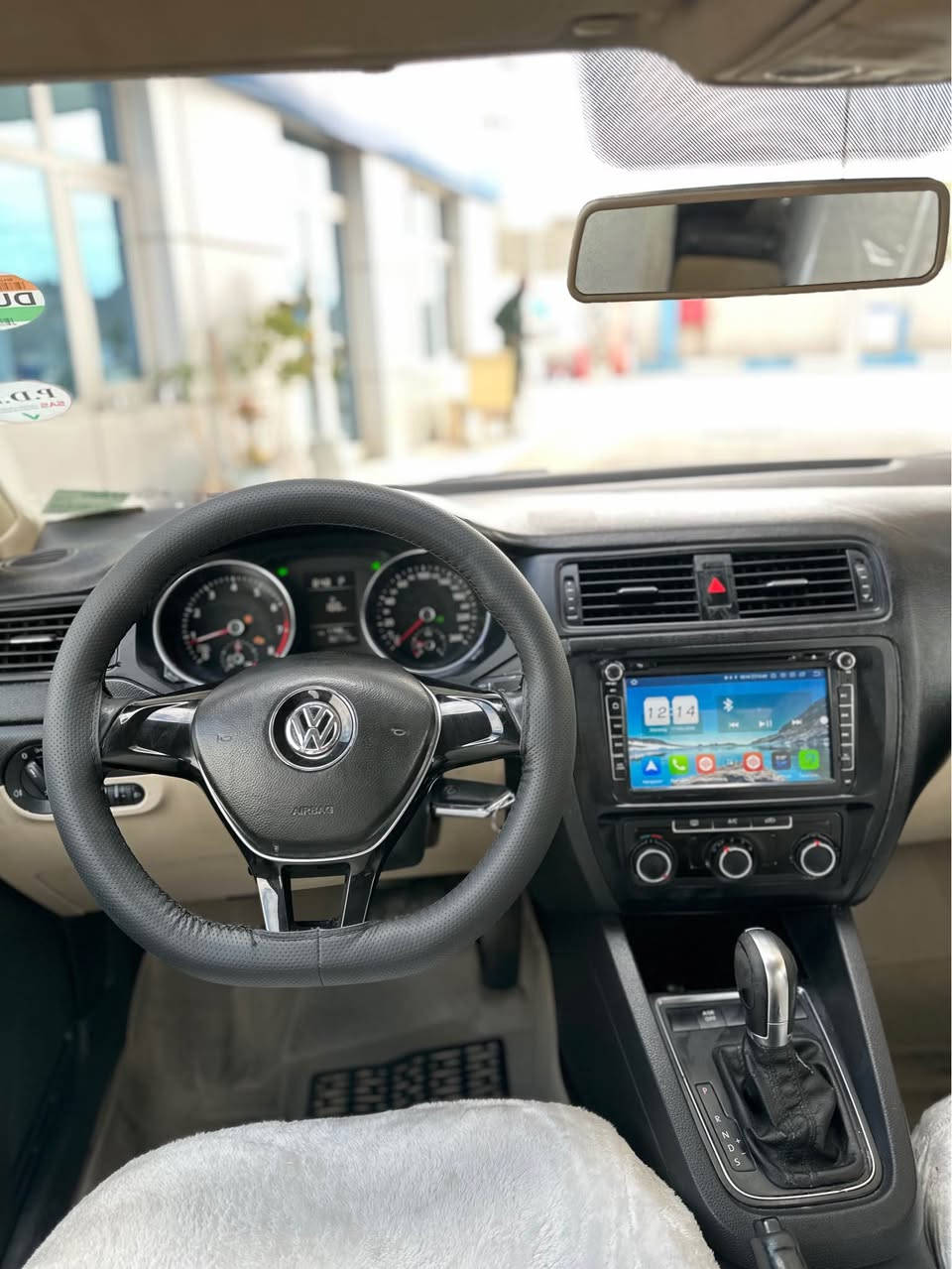 سعری ٨٣ وەرەقە 
ژمارەی مۆبایل ***********
ڤایبەری لەسەرە

جیتا مۆدیل ٢٠١٥ خەلیجی 
مەکینە ٢٠ی بێ تۆربۆی مەرخوب 

٦پارچەی سبوخە بێ ناوگرتن 

گێر ومەکینە و تەبرید بەشەرت 

رەقەم و سەنەوی تازەیە تا ٢٠٣٠ 

سەیارەکە یەک دینار مەسرەفی تێدرانیە 

سعری ٨٣ وەرەقە و مەجالێکی کەم 
ژ.م/ *********** /لە هەولیرم أربيل, العراق
