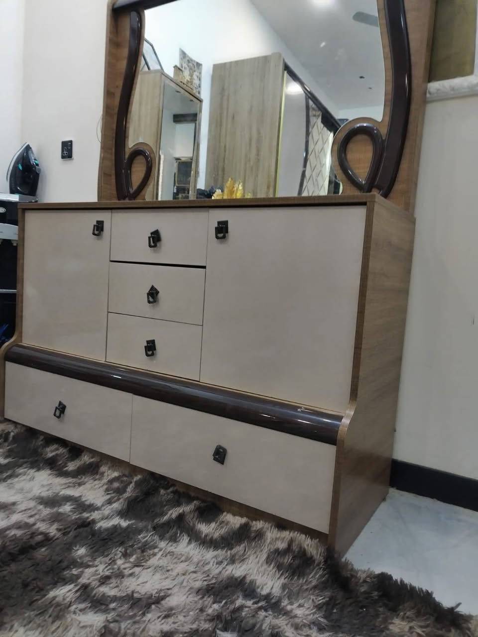 غرفه تركيه مستخدمه 10قطع السعر مليون ونص رقم***********
