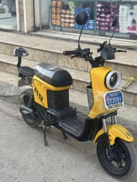 دراجه  R9 شحن دراجه نضيفه جديده مثل مااموضح  ب ٤٠٠ وبيهه مجال   077077...