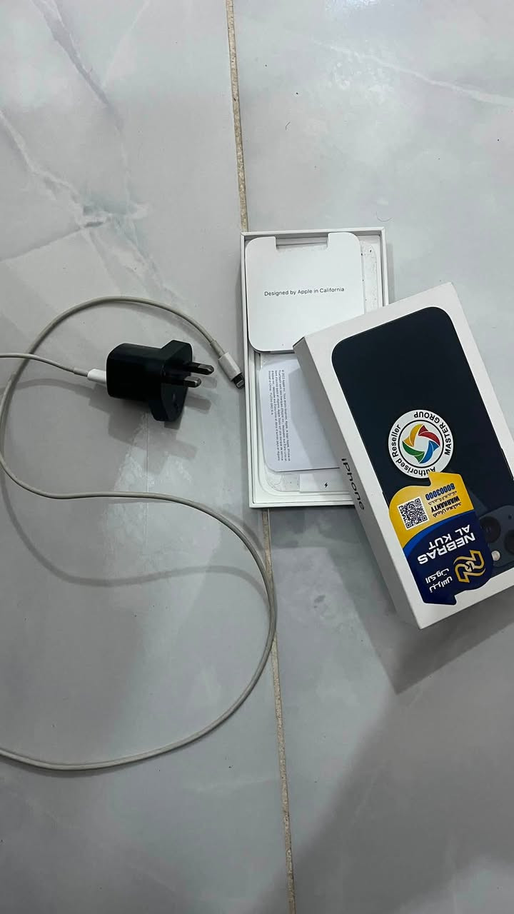 ايفون 13 عادي للبيع اي نقص مابي
ملحقات كامله بطاريه /86/ + شاحنه +كارتونه 
سعره 525 / للستفسار ***********
