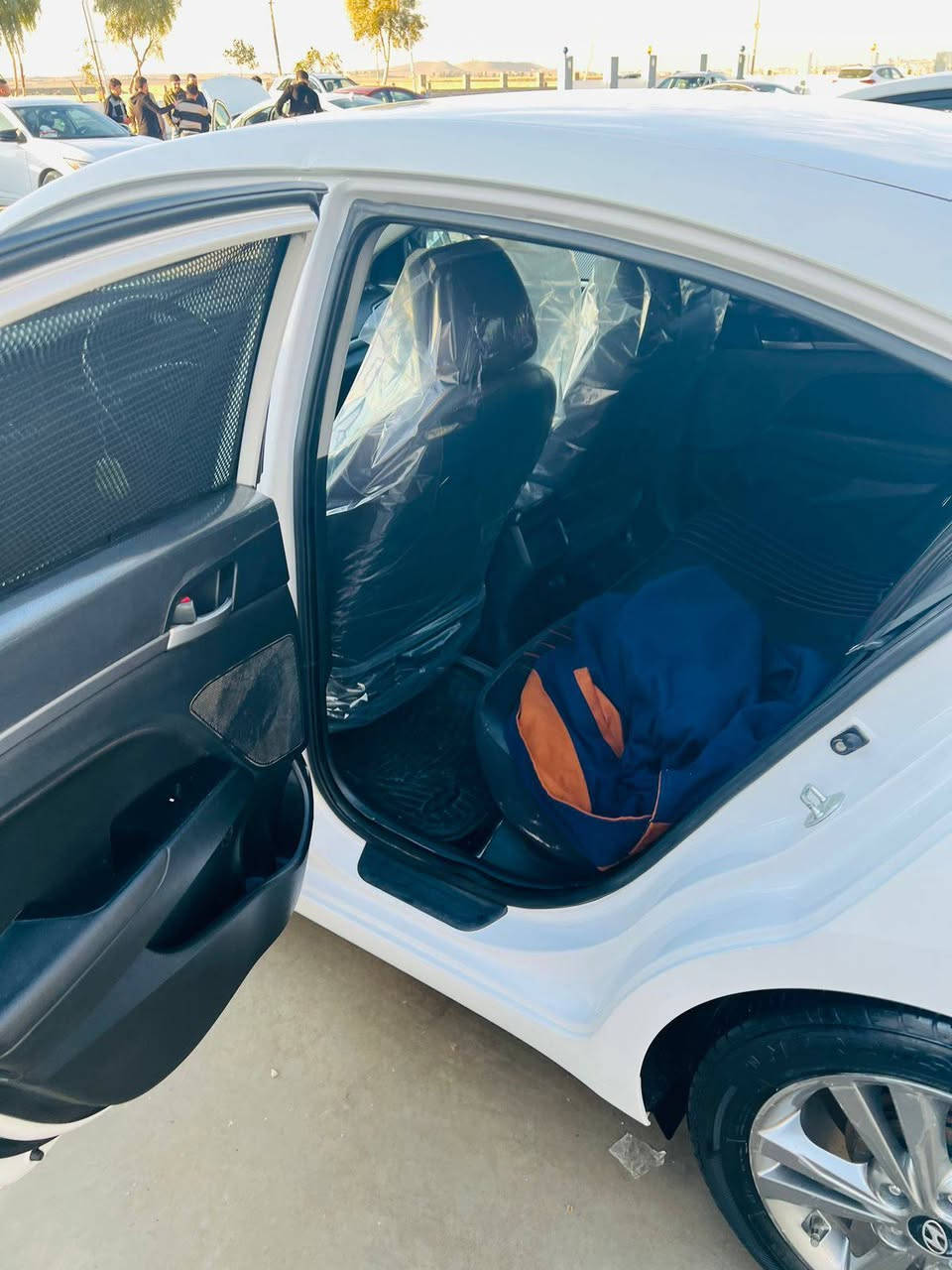 السلام عليكم النترا موديل 2018
رقم سليمانيه شرط التحويل بأسمي 
كير محرك شرط 
محرك مفتوح شرط لا صرف ولا نفخ 
__________________________________
مواصفات 
تحكمات ستيرن 
مانع انزلاق 
بلاجكتور لد 
لايت عدسه 
5 ويل كب فحمي 
رادارات جانبيه
كشنين تبريد 
بك لايت لد 
مانع انزلاق 
_____________
السياره بيه 3 قطع 
بدون دواخل 
جاملغ وبوند صبغ 
وجاملغ مبدل بأصلي 
__________________
طخم تاير جديد 
صدر امامي خلفي جديد 
السياره جديده وجاهزه 
مال جناي الف ما تحط عليه 
________________________
للستفسار الاتصال علئ الرقم ***********
مكان السياره القياره قريه الحاج علي
