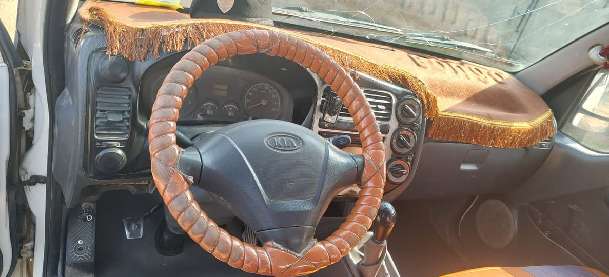 السلام عليكم كيا بنجو 2012 رقم بغداد لتحويل مباشر السياره مقفوله والسعر مناسب مكان السياره بغداد ابو غريب***********
