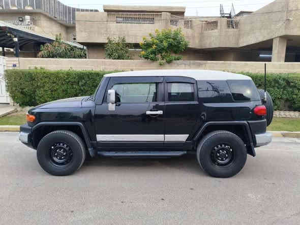 للبيع تويوتا اف جي موديل 2007لون اسود 
الرقم الجديد وهزه جديده وسنويه جديده لل 2030 ورقمها حلو ماشيه 244 الف كيلو مسويلها سيرفز كامل 
مواصفات
فور ويل
شاشه كاميرا
دوسات جانبيه حديد ثقيل f j
هوك خلفي
سبيزر تايرات
واريل خلفي إضافي
درع جوه المحرك 
السيبايه موجوده اني شايلها
الكهربائيات كلها شغاله
وارد امريكي حادث قطعه وحده باب الصندوق فقط مصبوغ وعالفحص سونار وين ميعجبك تفحصها 
سعر  ( 175 )  ورقه وبيها مجال 
مكاني بغداد / السيديه
*********** + واتسب بغداد
