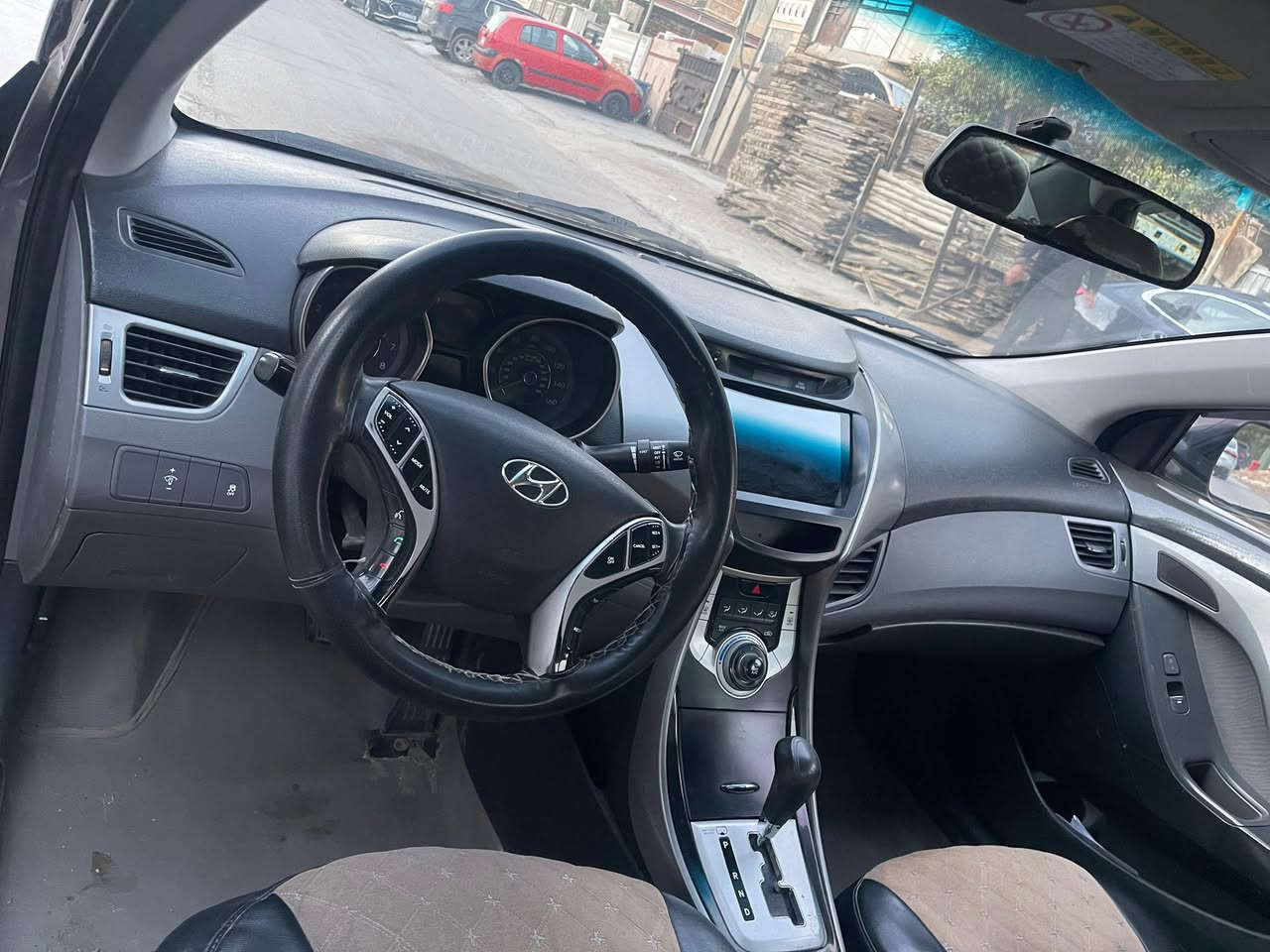 سلام عليكم موديل 11 
بيه قطعه وحده 
صبغ حزام جماليه 
شاشه 
تخم تلير 
رقم بغداد 
واردامريكي 
سياره مابيه اي نقص  تبريد ثلج
مكان سياره بغداد 
السعر 95
***********
